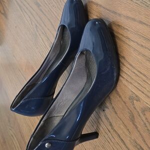 Life Stride Navy Patent Leather Heels